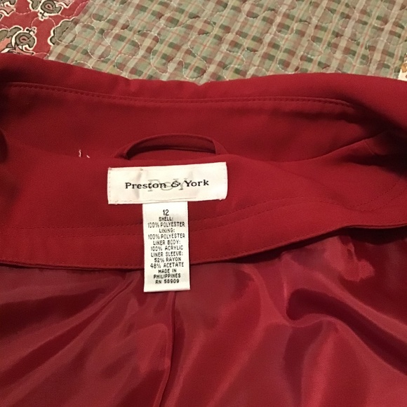 Red Oversized Coat - Picture 4 of 12